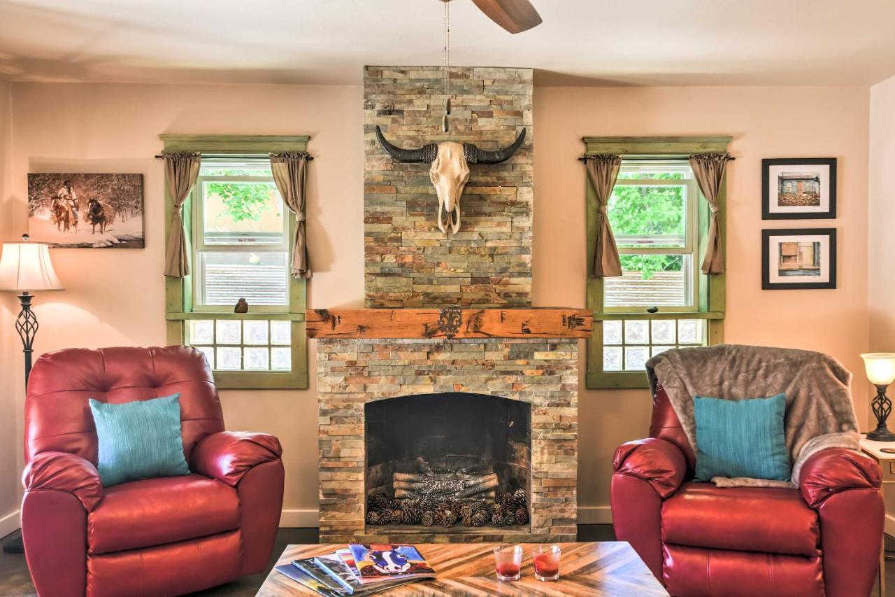 Cozy Home With Media Room Short Walk To Taos Plaza! Luaran gambar
