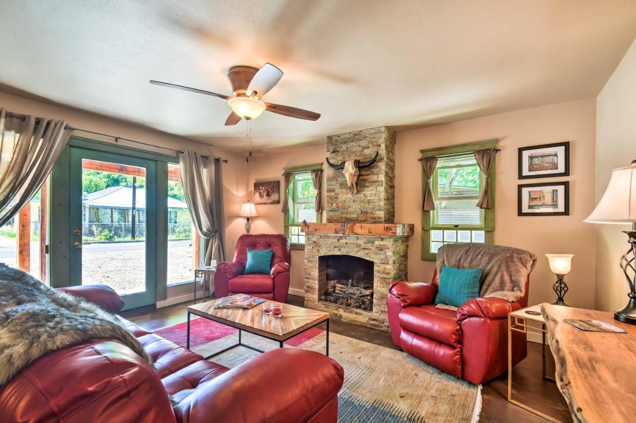Cozy Home With Media Room Short Walk To Taos Plaza! Luaran gambar