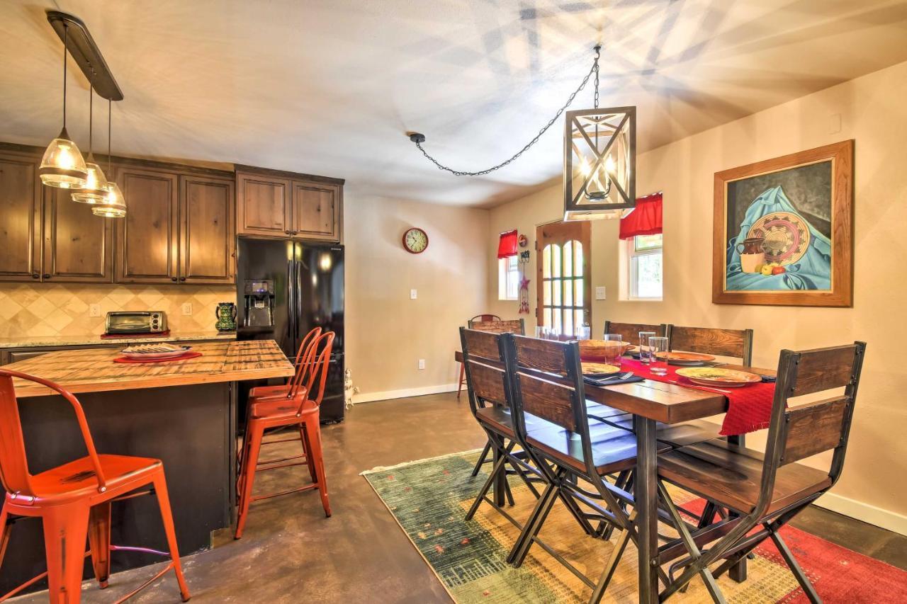 Cozy Home With Media Room Short Walk To Taos Plaza! Luaran gambar