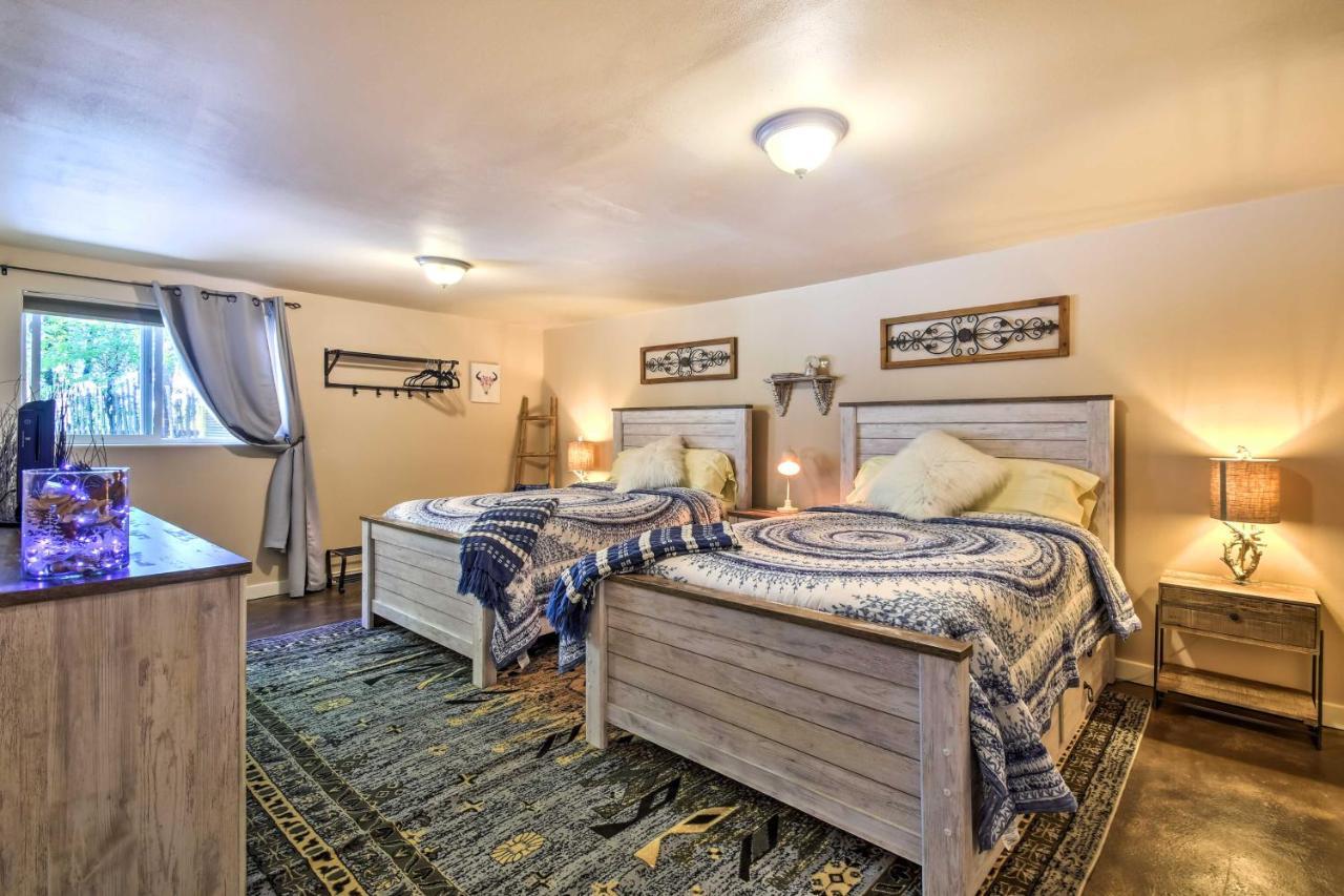 Cozy Home With Media Room Short Walk To Taos Plaza! Luaran gambar