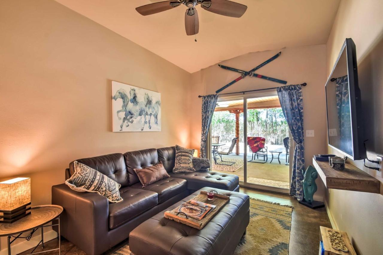 Cozy Home With Media Room Short Walk To Taos Plaza! Luaran gambar